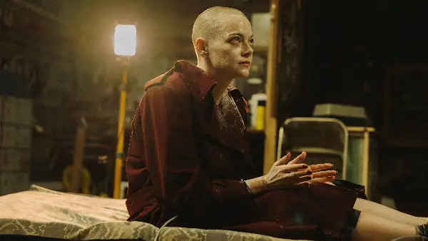 Emma Stone Stars in Yorgos Lanthimos' Bizarre New Movie 'Bugonia'