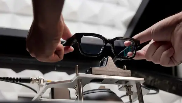 Magic Leap Unveils Android XR Smart Glasses Prototype in Partnership With Google