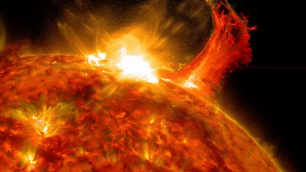 Scientists Detect Alfvén Waves in Sun’s Corona, Advancing Understanding of Extreme Coronal Heating