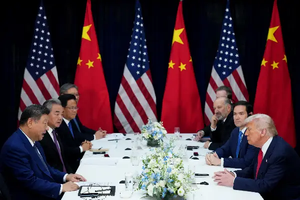 Trump and Xi Strike Trade Deal at G20 Summit, Reducing Tariffs and Securing Soybean Purchases