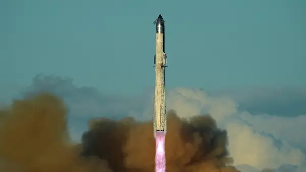 SpaceX Advocates for Lunar Mission Leadership Amid Contract Uncertainty