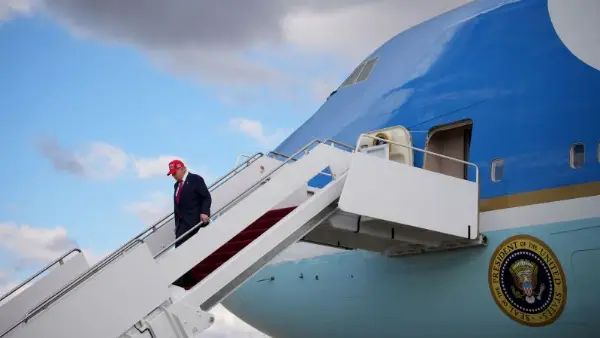 Trump Urges Senate Republicans to End Filibuster to Break Funding Stalemate and Reopen Government