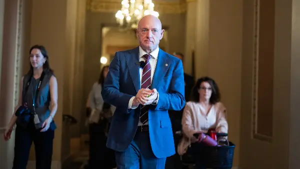 Pentagon Experts Doubt Investigation into Sen. Mark Kelly Will Lead to Punishment