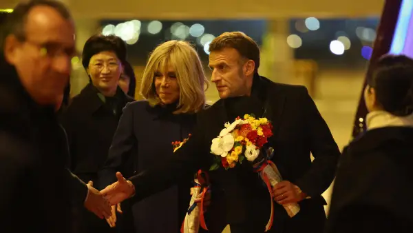 Macron Meets Xi in Rare Visit Outside Beijing, Discusses Trade and Ukraine