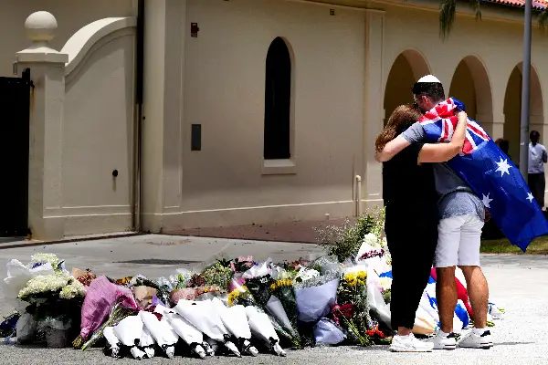 Australia to Strengthen Gun Laws After Deadly Bondi Beach Shooting