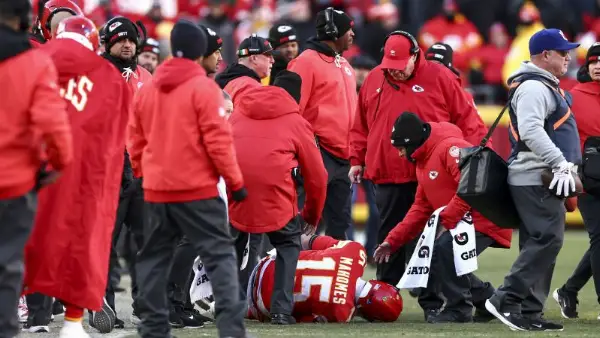 NFL Week 15 Recap: Mahomes Tears ACL, Broncos Clinch Playoff Spot