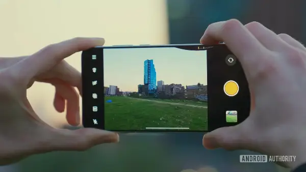 OPPO Find X9 Ultra Leaked with 10x Periscope Camera and Dual 200MP Sensors