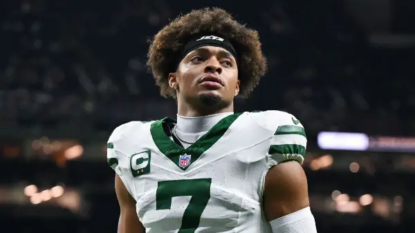 Justin Fields' Season with Jets Ends Due to Injury, Future with Team Uncertain