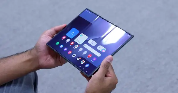 Samsung Galaxy Z TriFold Durability Test Shows Hinge Giving Way After 150,000 Folds